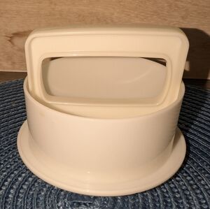 2 PIECE VINTAGE TUPPERWARE HAMBURGER PRESS & RING 884-20